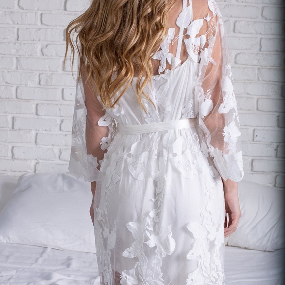 Floral Lace Robe - Picture 2 of 2